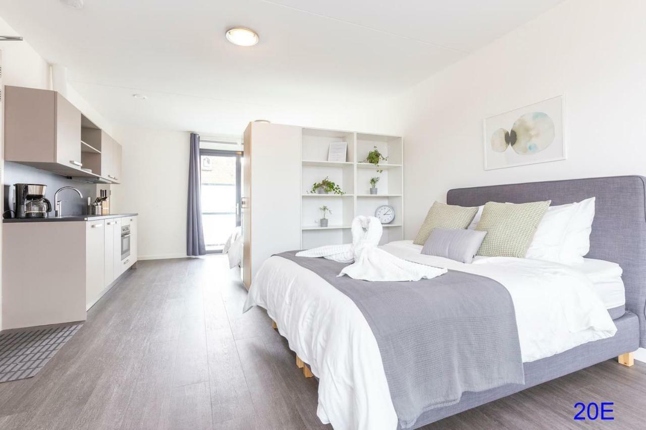 New Delft City View Central Modern Family Top Floor Apartment Utopia 20E المظهر الخارجي الصورة