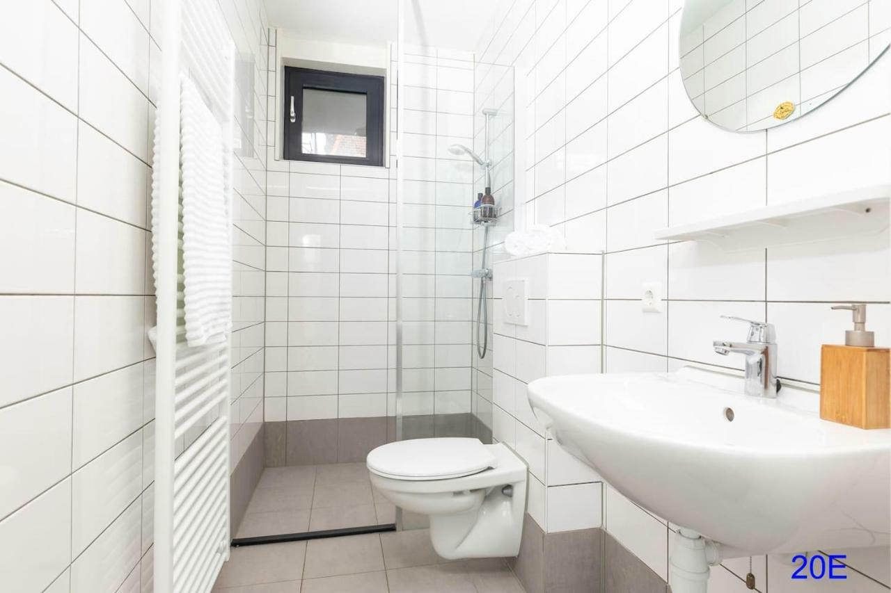 New Delft City View Central Modern Family Top Floor Apartment Utopia 20E المظهر الخارجي الصورة