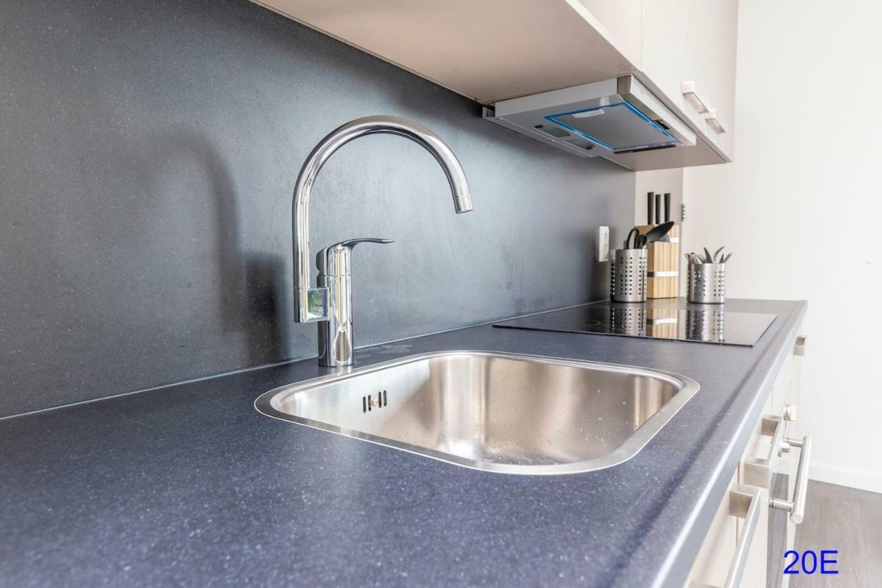 New Delft City View Central Modern Family Top Floor Apartment Utopia 20E المظهر الخارجي الصورة